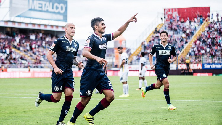 #Saprissa 3-1 Liberia | Campeonato de Invierno 2016, Jornada 22. Domigno 13 de noviembre, 2016. Estadio Ricardo Saprissa. Fotografía: Luis Alvarado | PMEimages.com #QueLindoserMorado